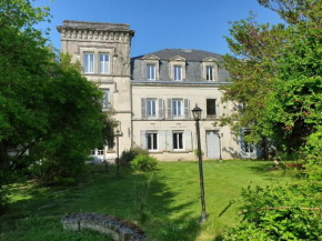 Отель Château de Champblanc  Шерв-Ришмон